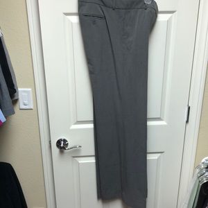 Long cuffed gray pants